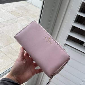 Perfect condition Kate Spade Pink Wallet with tag! never used